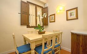 La Casa Del Garbo - Luxury Rooms&Suite